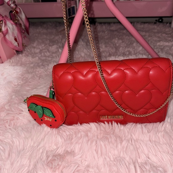 Love Moschino Red Heart Pattern Crossbody - Picture 2 of 6